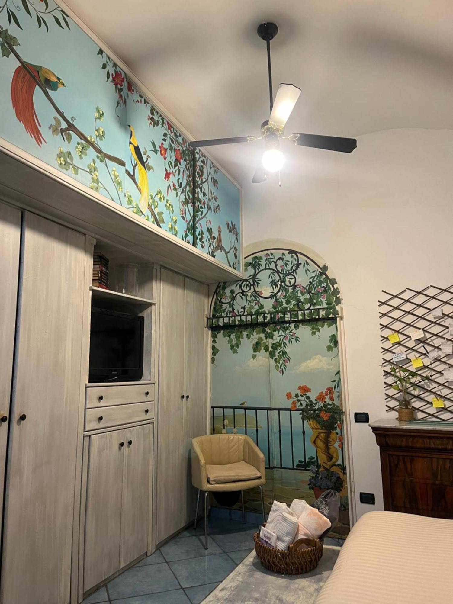 Mari Mari Apartment Napoli Bagian luar foto