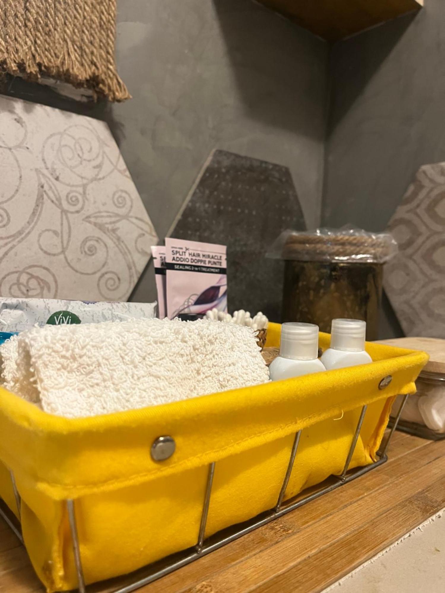Mari Mari Apartment Napoli Bagian luar foto